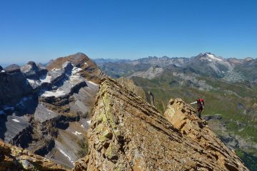 Learn climbing skills on summer alpinism course