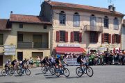 Watch your fave TDF cycling teams up close