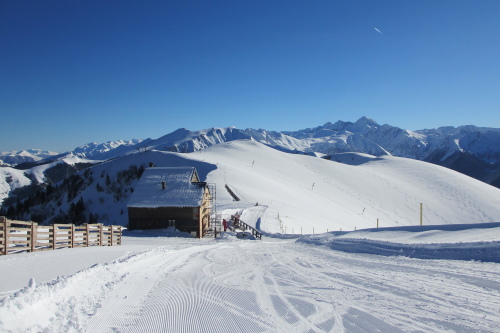 Le Mourtis family friendly ski resort in the French Pyrenees