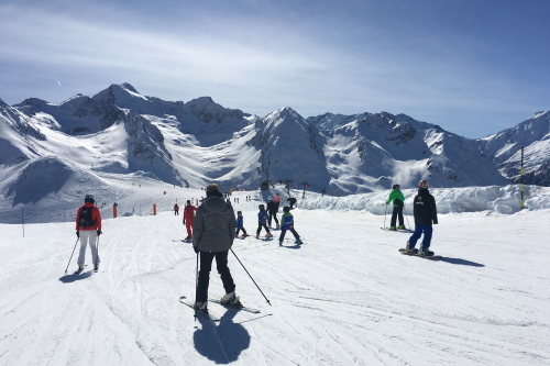 Family friendly skiing at Peyragudes in the French Pyrenees Family friendly skiing at Peyragudes in the French Pyrenees
