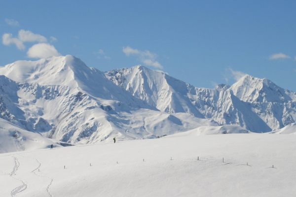 Snowshoeing in the Pyrenees on a sustainable winter holiday