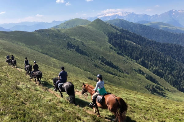 Horse trekking in the Pyrenees