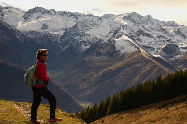 Snowy mountain views hiking late autumn in the Pyrenees